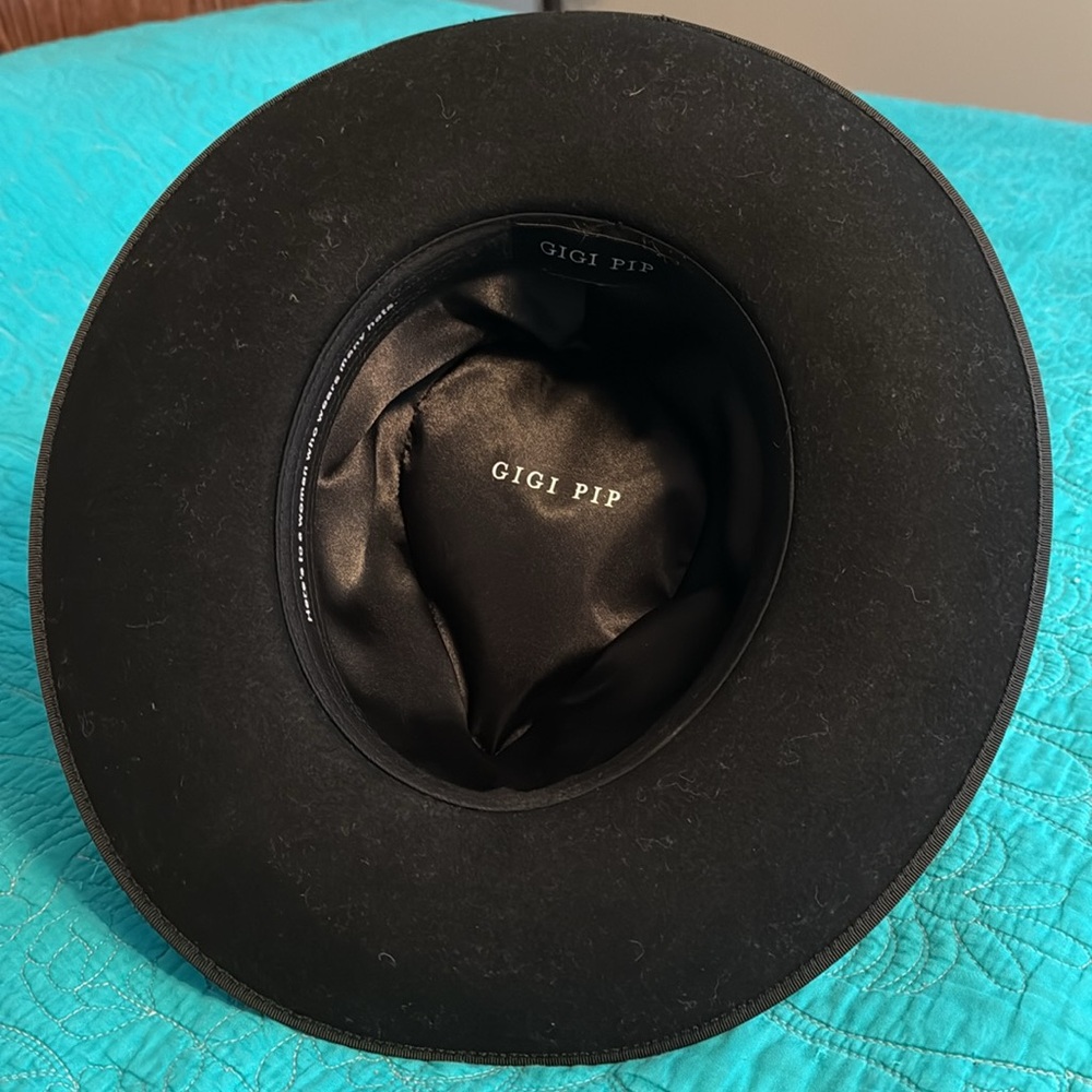 GIGI PIP Black Hat with Gold Logo - Picture 4 of 6